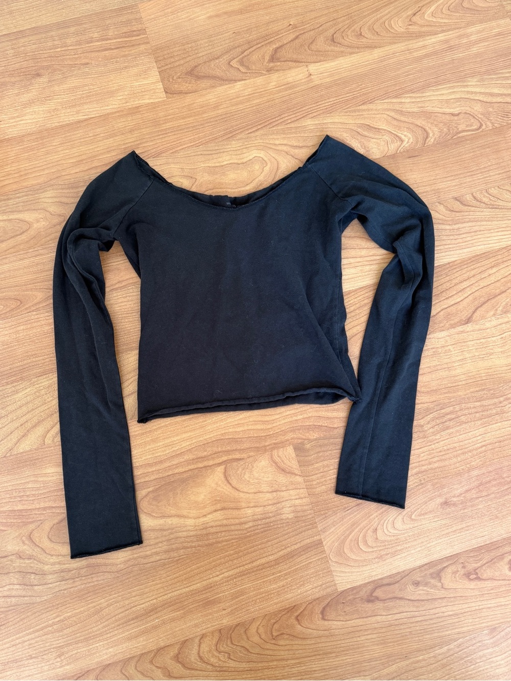 Brandy Melville Black Long-Sleeve Scoop Neck Top - Women